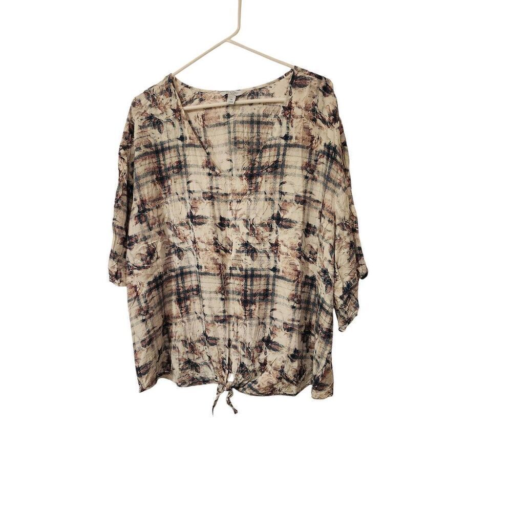 Boutique Plus Size 3X multicolor 100% rayon flutter sleeve blouse/ties at front.